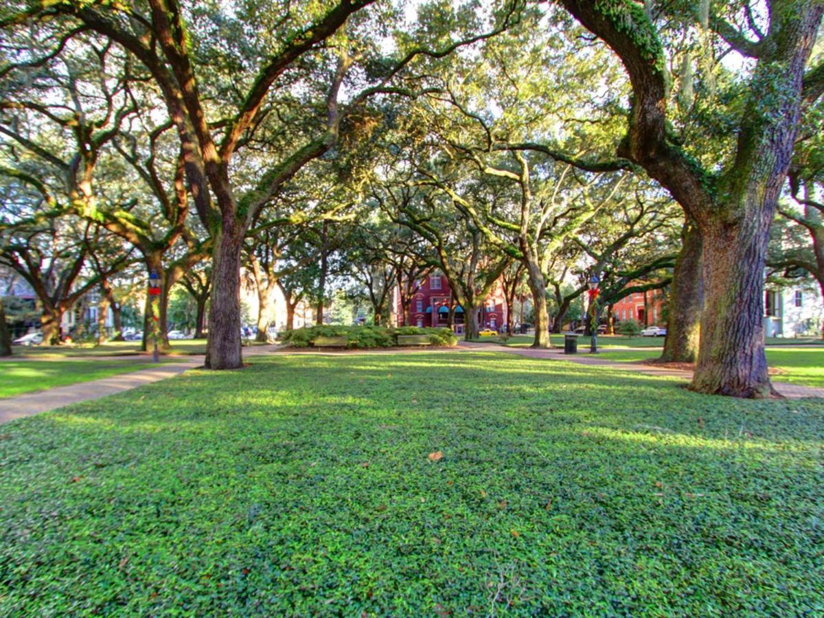 Bird Baldwin Parlor Villa Savannah Exterior foto